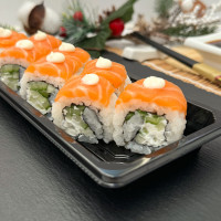 URAMAKI SALMÓN NADAL